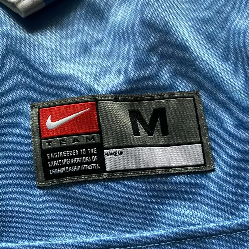 Nike Shirt - Picture 2 of 5